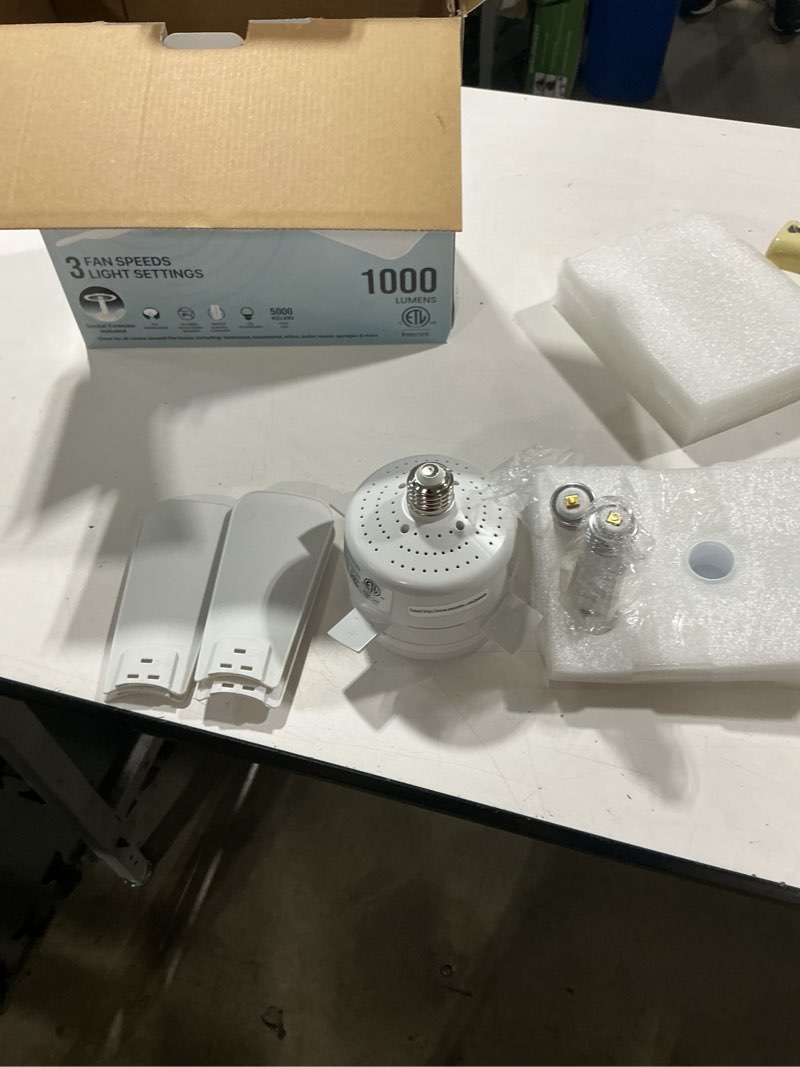 Condition photo showing Good Condition for bell + howell socket fan 15.7-in white led indoor flush mount ceiling fan with light and remote (4-blade)