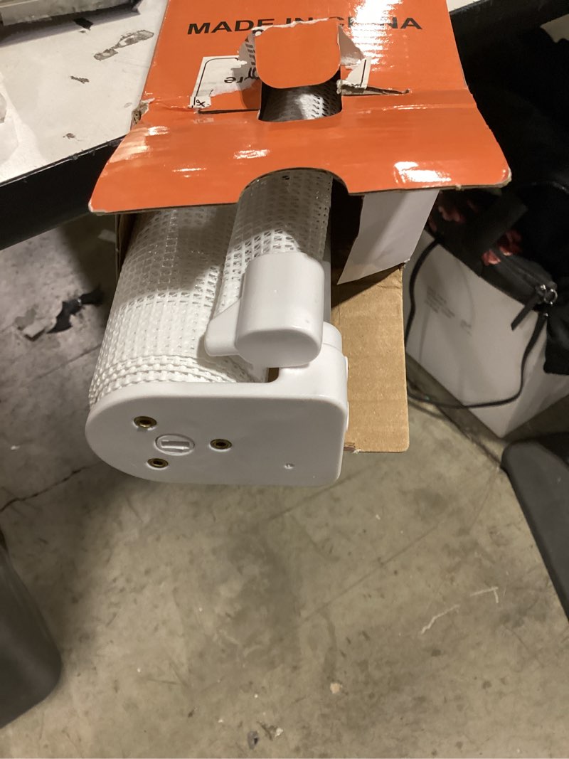 Condition photo showing Good Condition for Reinforced Retractable Baby Gates with Support Rod 60" Wide Retractable Baby Gate for Stairs Retractable Dog Gate Outdoor Retractable Gate Outdoor Prevent Babies and Pets from Squeezing Under The Gate White 33" Tall x 60" Wide? With Reinforced Strip?