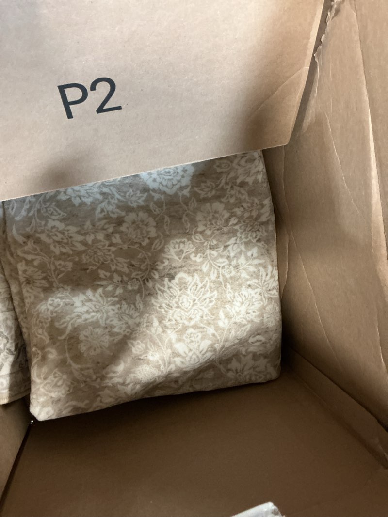 Condition photo showing As Is for 5x7 Area Rug for Bedroom, Cream Beige White Grey Large Vintage Neutral Rug with Non-Slip, Non-Shedding Washable Area Rugs for Living Room, Soft Distressed Floral Carpet for Office Home Décor Cream/Beige/White/Grey 5' x 7' (Rectangular)