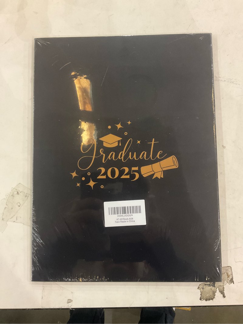 Graduate 2025 folder, black
