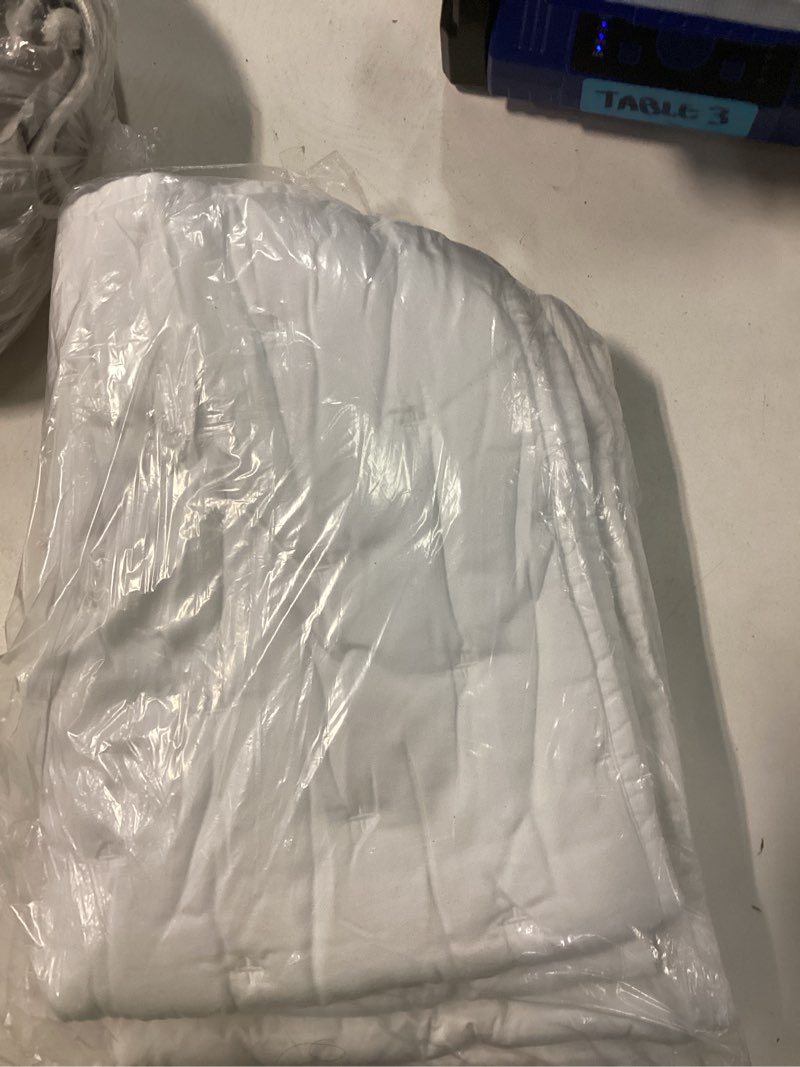 Condition photo showing New/Like New for bamboo dream quilted pillowcase set, standard, white