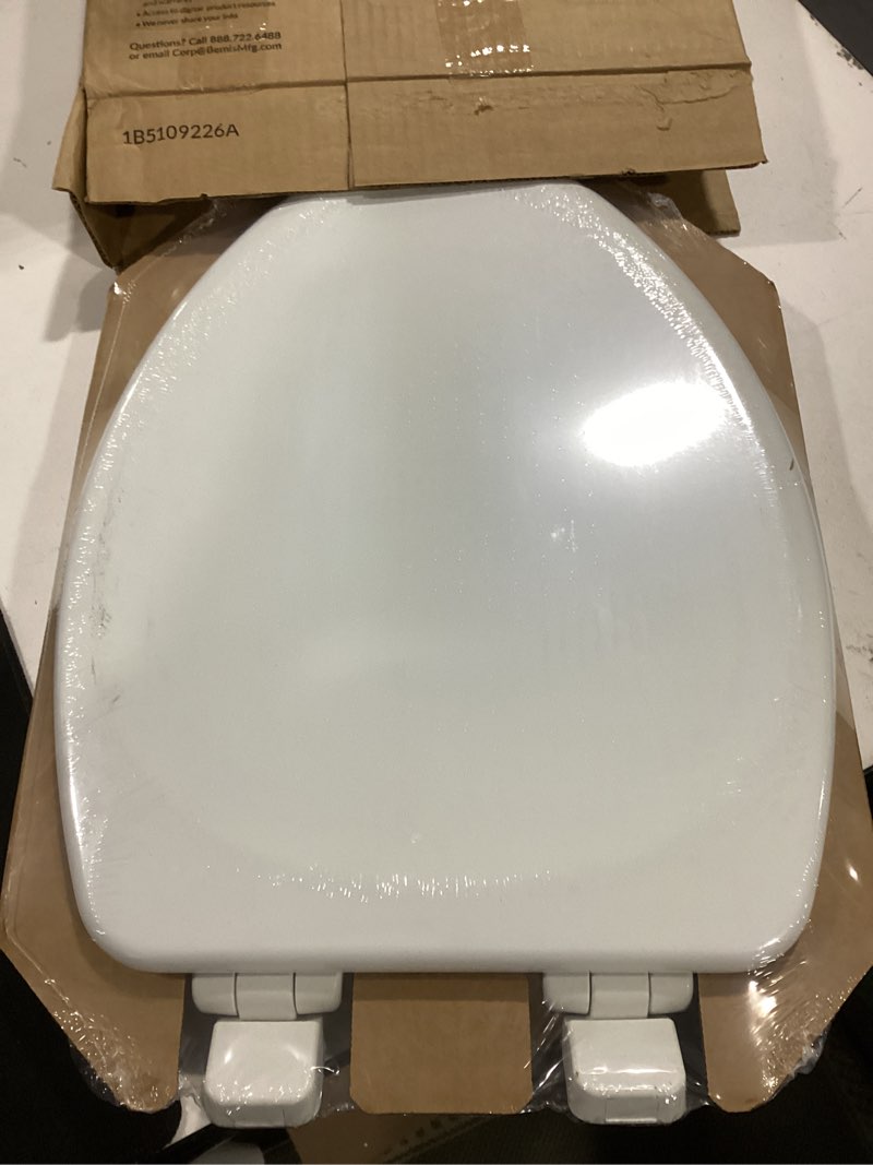 Condition photo showing New/Like New for mayfair linden slow close toilet seat, non slip heavy duty wood, easy install, elongated, white elongated traditional hinge