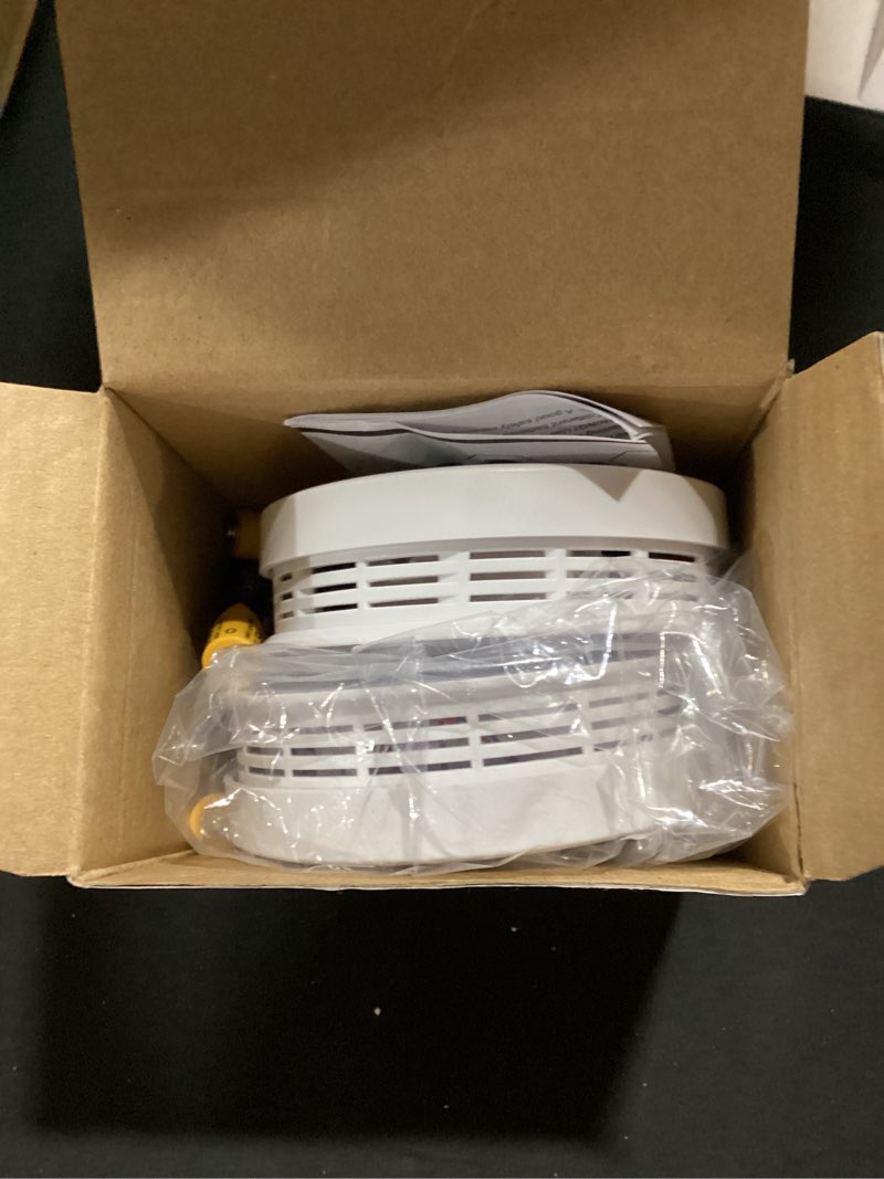 Condition photo showing Good Condition for 2-pack, smoke alarm and carbon monoxide detector, carbon monoxide and smoke detectors with lcd display, battery powered, easy to install 2-pack-basic