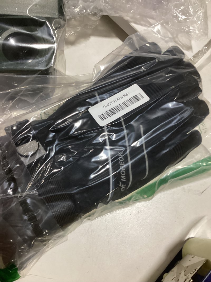 Condition photo showing Good Condition for moreok waterproof & windproof -30°f winter gloves for men/women, 3m thinsulate thermal gloves touch screen warm gloves for skiing,cycling,motorcycle,running black x-large