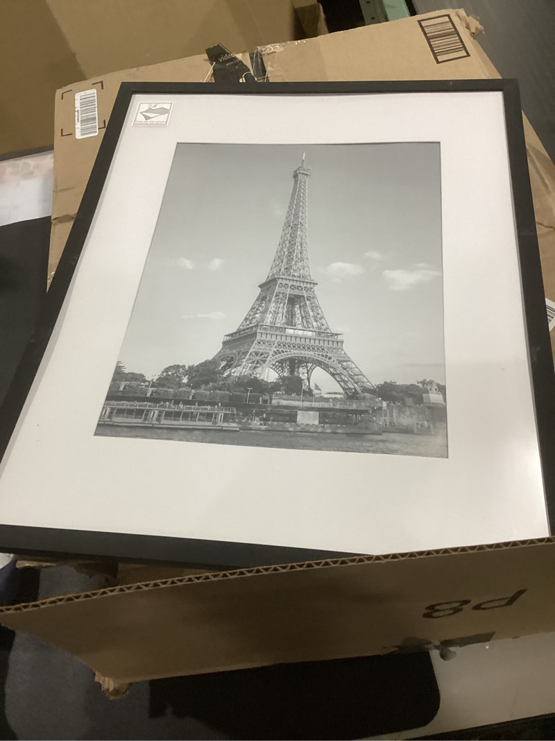 Condition photo showing Good Condition for huanledash Picture Frame Clear View Easy-to-open Replaceable Back Support Rod Sturdy Backboard Horizontal Vertical Photo Frame Home Supply