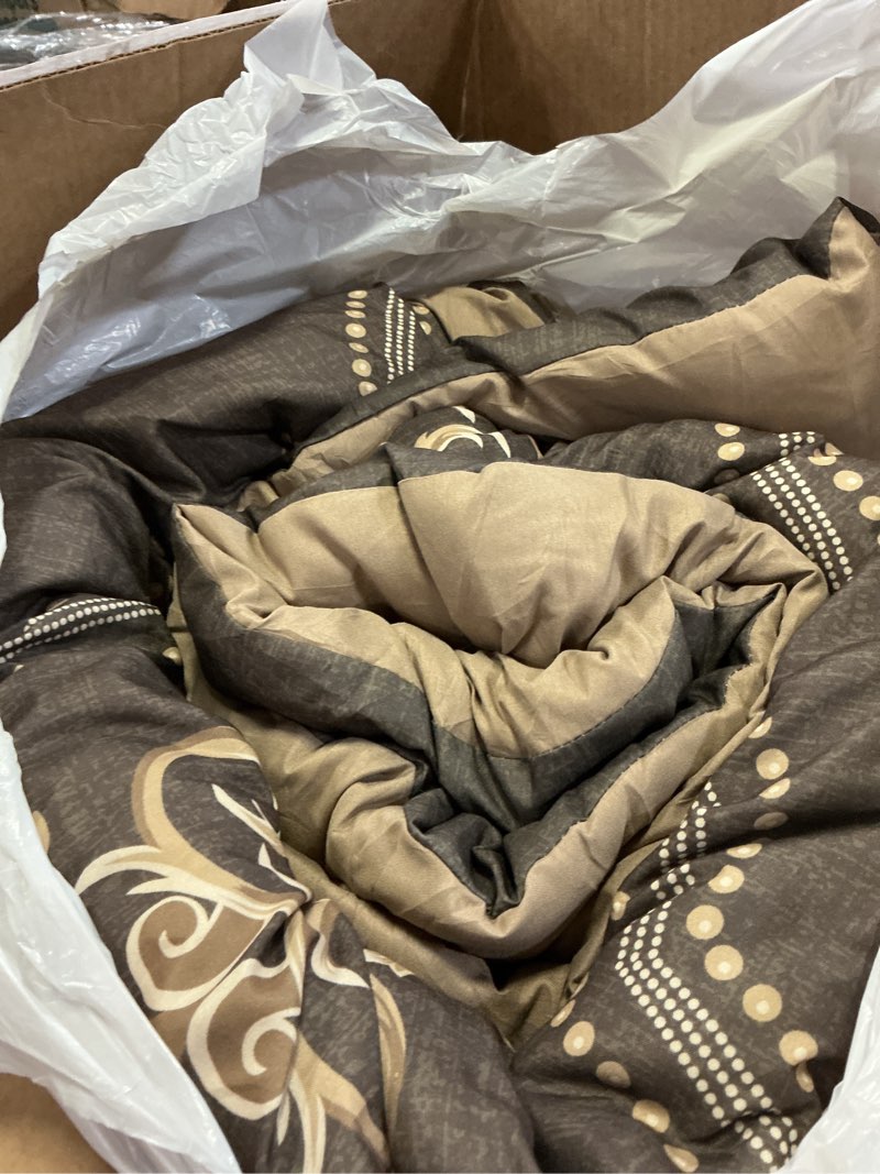 Condition photo showing As Is for Bedsure Queen Comforter Set - Brown Bed Set, 3 Pieces Cute Floral Bedding, 1 Soft Reversible Botanical Flowers Comforter and 2 Pillow Shams Queen 27 - Brown similar unknown size 