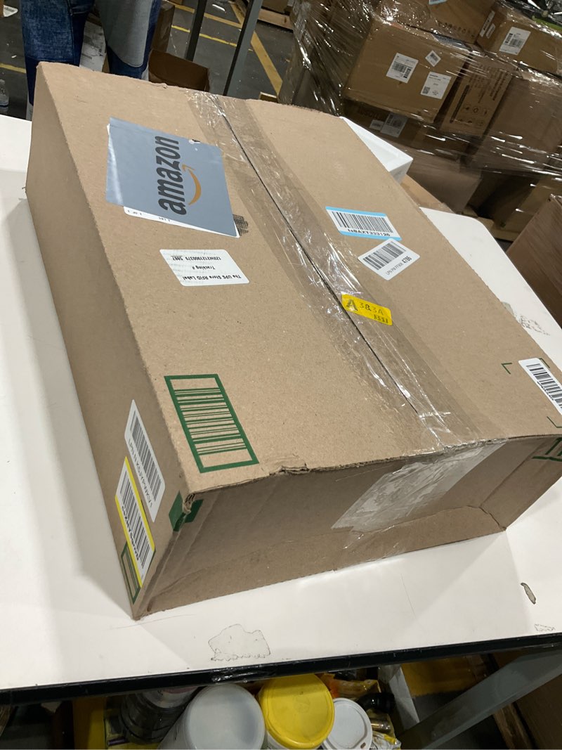 Condition photo showing Good Condition for Wreath, 4th of july decor