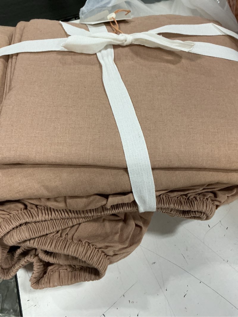 Condition photo showing Good Condition for european linen fitted sheet set, queen, desert sunset