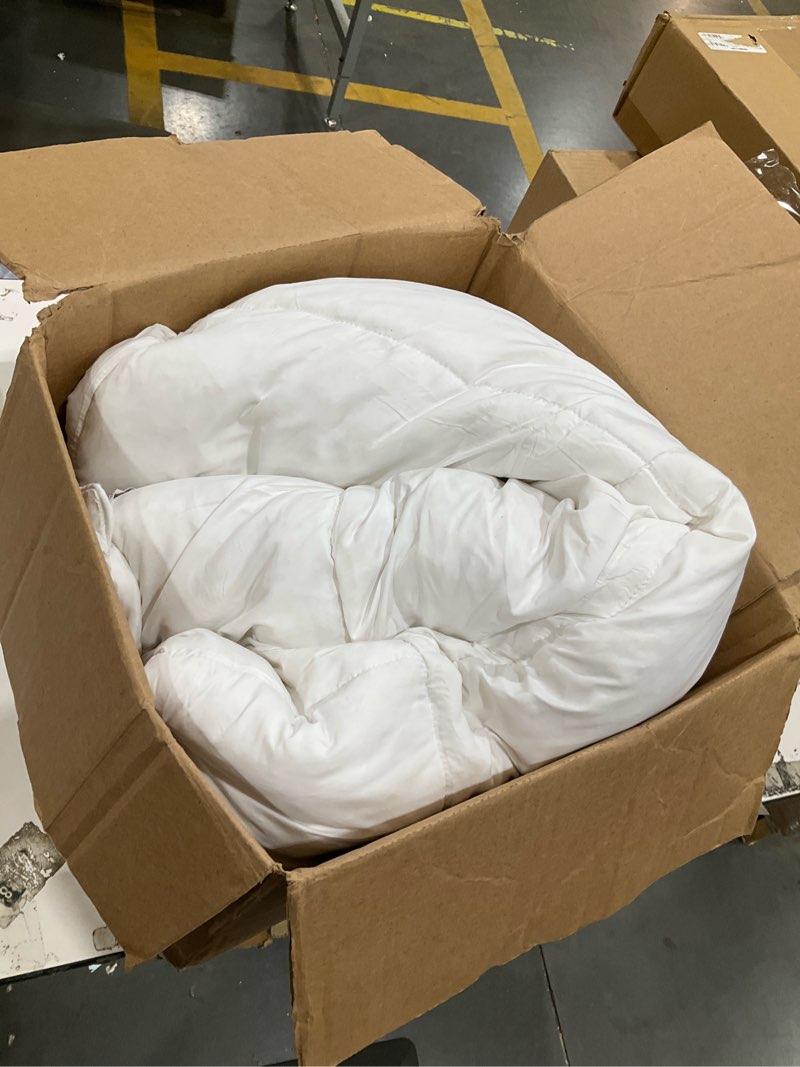 Condition photo showing Good Condition for true north by sleep philosophy down king comforter set, oversized, heavyweight 300gsm fill, goose feather & down comforter king size microfiber winter comforter warm bedding, king/cal king white
