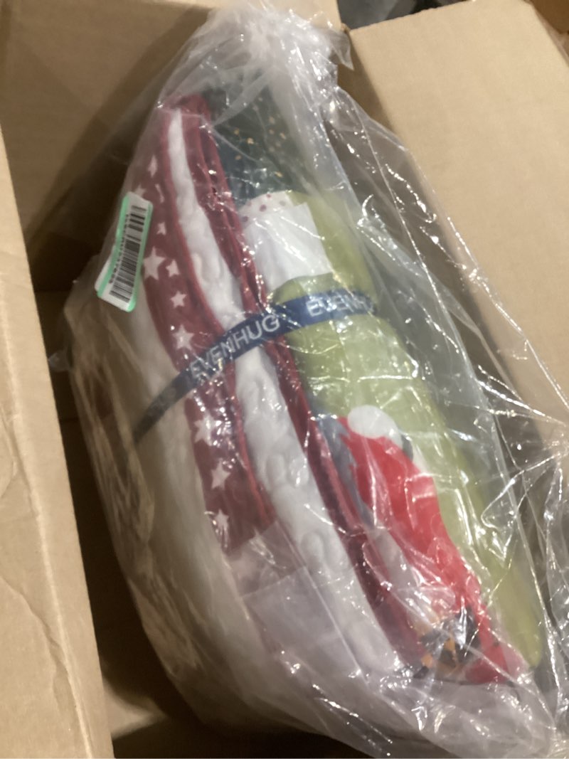 Condition photo showing As Is for evenhug christmas quilts set queen size 5 piece patch bedding set reversible with 4 pillow shams bedspread coverlet lightweight soft bed cover for all season(106"x96") white patch king(106"x 96")