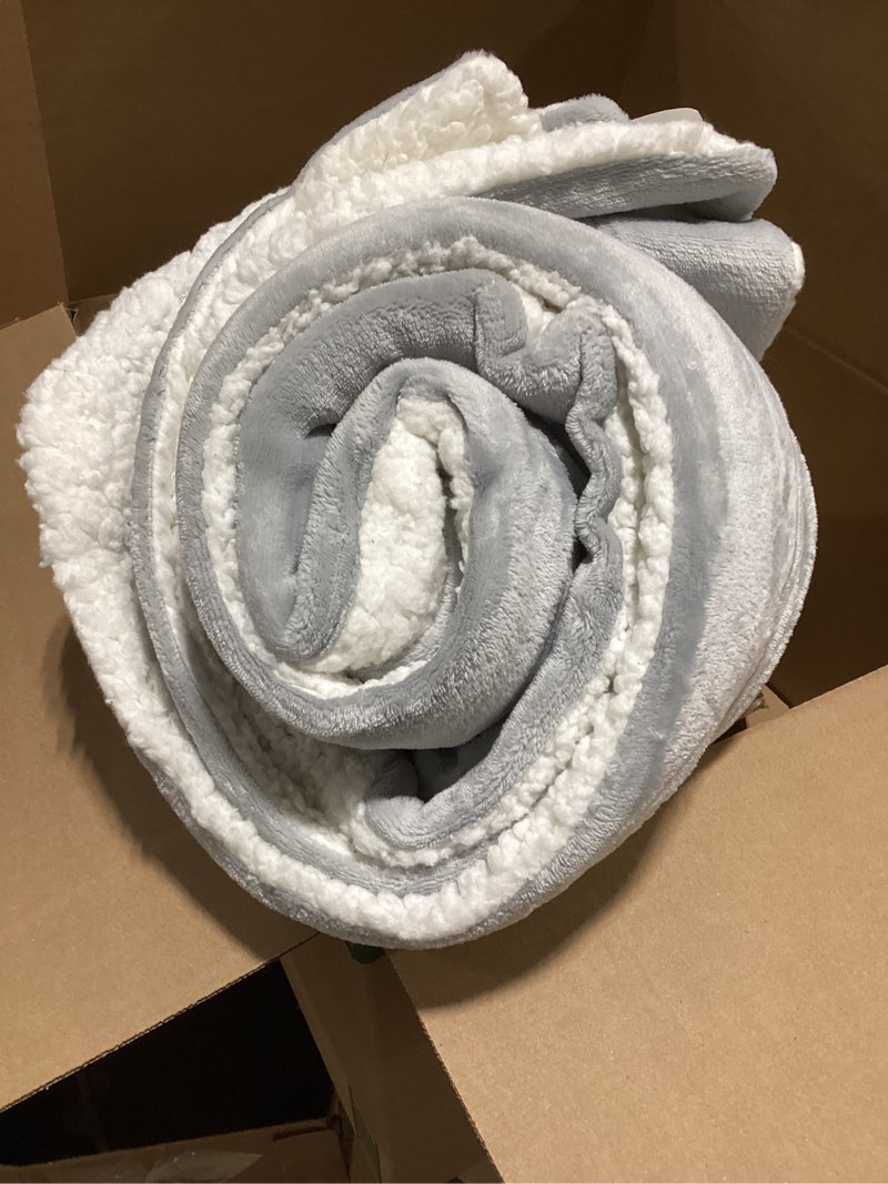 Condition photo showing Good Condition for Bedsure GentleSoft Sherpa Fleece Blanket Queen Size for Bed, Non-Heated, Thick and Warm Throw for Women and Men, Soft Fuzzy Plush Queen Blanket for Winter, Light Grey, 90x90 Inches Queen (90" x 90") 02 - Light Grey