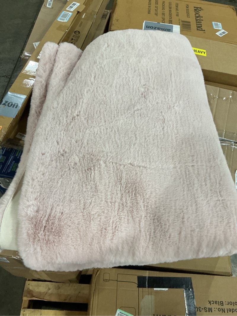 Condition photo showing Good Condition for ((Similar))Shag Rug 6x9 Area Rugs for Living Room Pink Fuzzy Washable Faux Rabbit Furry Fur Rugs Bedroom Nursery Rug 6X9 FT Rectangle Pink