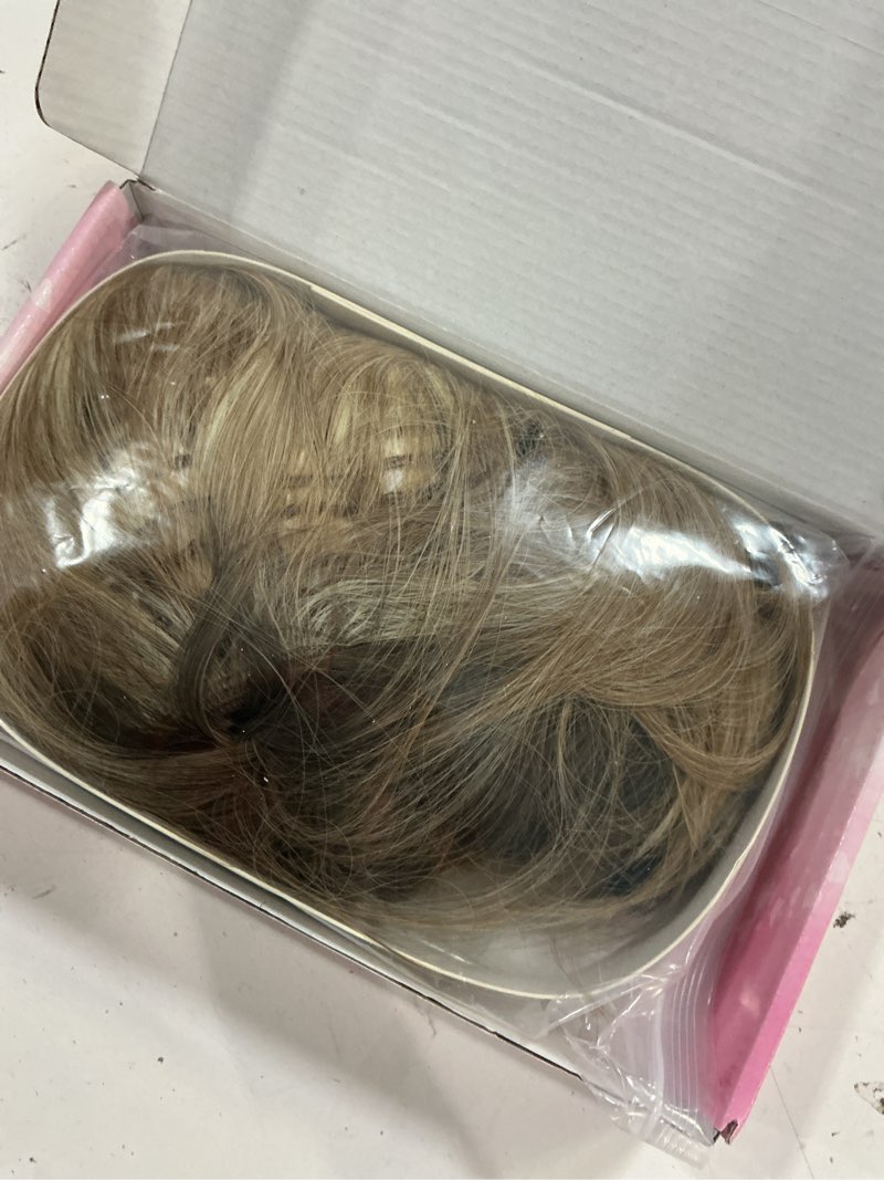 Condition photo showing New/Like New for layered ombre honey blonde wigs for white women with bangs, synthetic straight short haircuts wig natural looking lightweight glueless blonde bob wig for thinning hair lady daily wear 12 inch ombre honey blonde