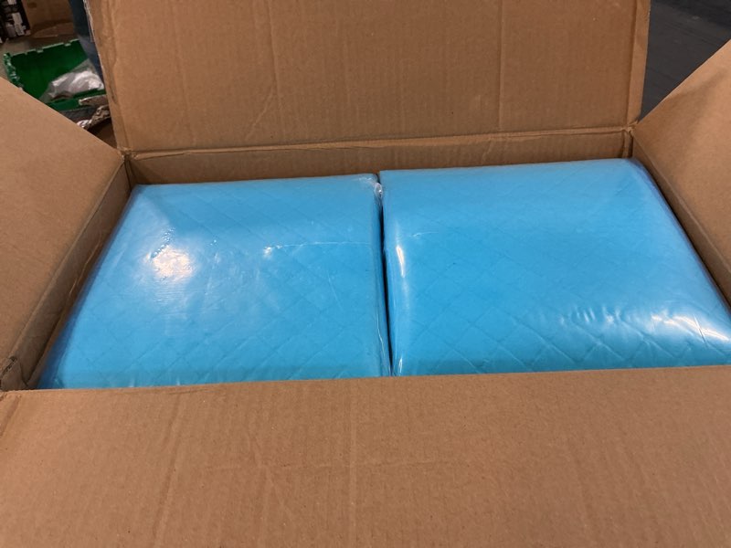 Condition photo showing Good Condition for four paws wee-wee superior performance unscented extra-large pee pads for dogs & puppies, quilted leak-proof dog housebreaking potty training floor protection, 28" x 34", 40 count