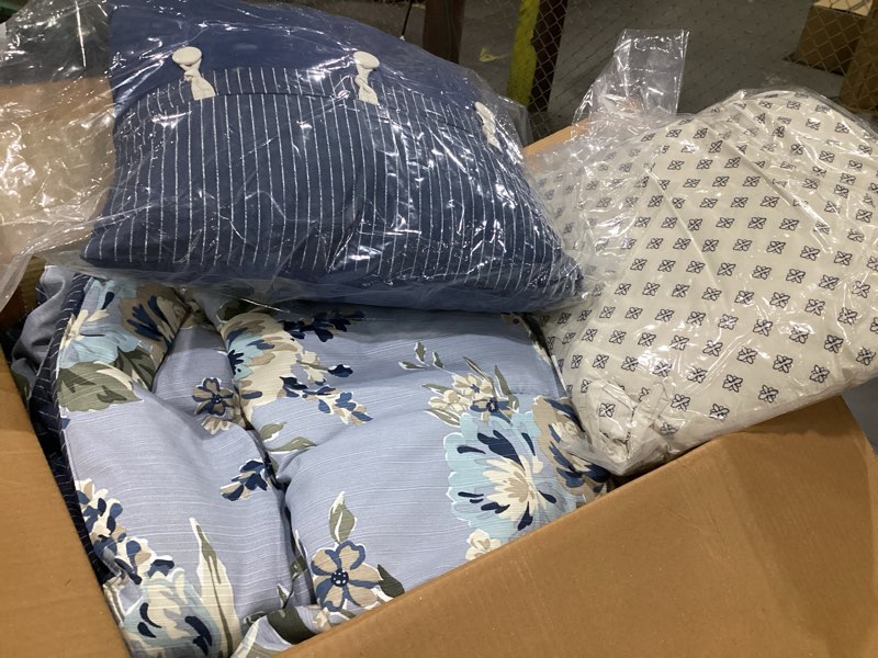 Condition photo showing Good Condition for Madison Park Cal King Comforter Set Vintage Floral Reversible Comforters Cal King Size Bed, All Season Bedding Cal King Size Comforter, Bedskirt, Pillows, Shams, Salara, Cal King Blue 7 Piece California King Blue