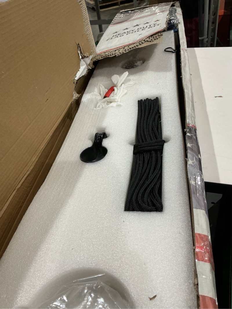 Condition photo showing Good Condition for 20 ft heavy duty flag pole kit