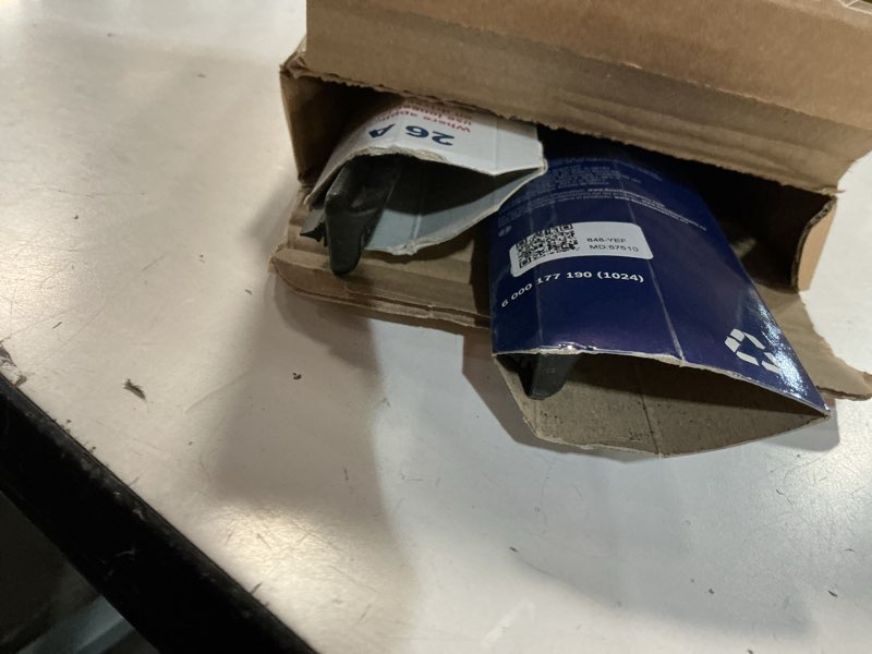 Condition photo showing Good Condition for bosch 26a18a icon beam wiper blades - driver and passenger side - set of 2 blades (26a & 18a) front (26a & 18a) icon combo pack (front)