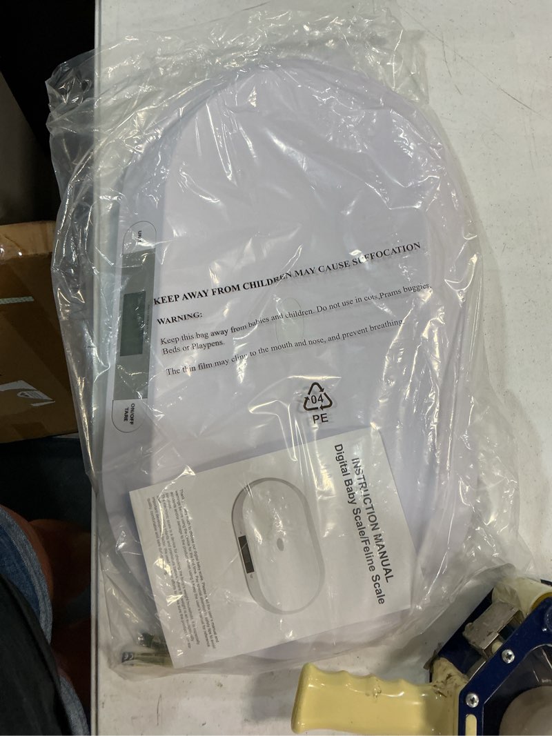 Condition photo showing New/Like New for sike feline scale, digital portable pet dog cat scale; comfort baby scale, 44 pound capacity, 3 weighing modes, accurate digital scale for infants, toddlers, and babies 12.5"x12.5"