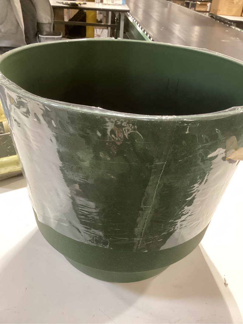 Condition photo showing Good Condition for allen + roth round 11.46-in w medium green recycled plastic contemporary/modern indoor/outdoor planter with drainage holes