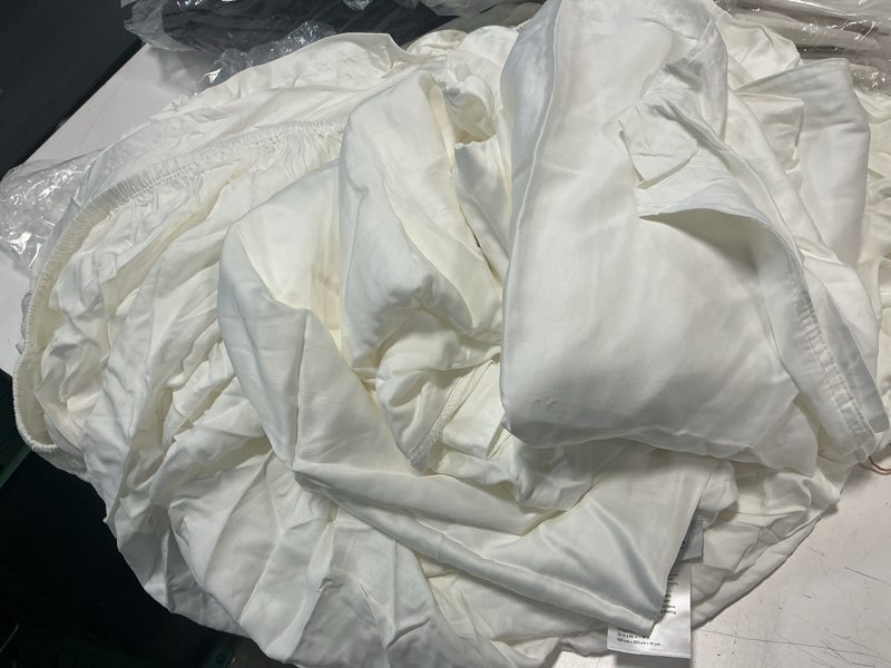 Condition photo showing Good Condition for quince signature giza cotton sateen fitted sheet set of 5 ivory