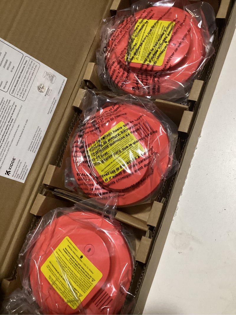 Condition photo showing Good Condition for Kidde Hardwired Smoke & Carbon Monoxide Detector for Home, 10-Year Battery Powered, LED Notifications, 3-Pack 3 Pack 30CUD10