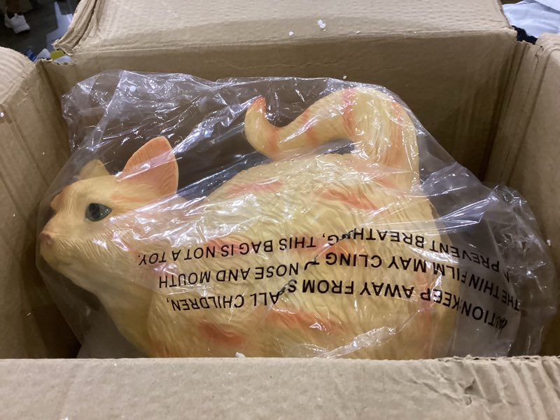 Condition photo showing Good Condition for Cat butt tissue holder