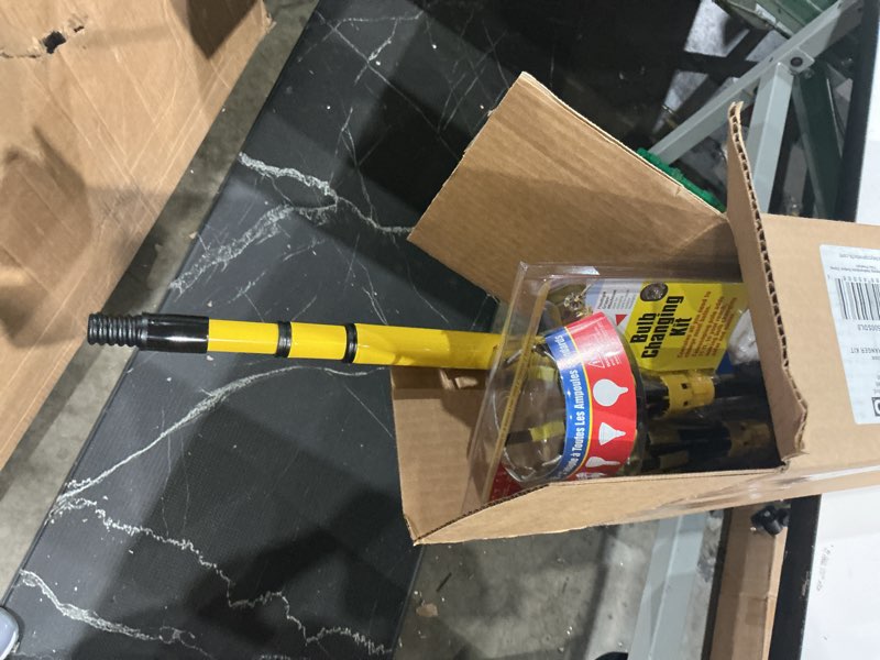 Condition photo showing Good Condition for bayco lbc-600sdl8 light bulb changer w/11' 3-section steel pole & 3 changer heads