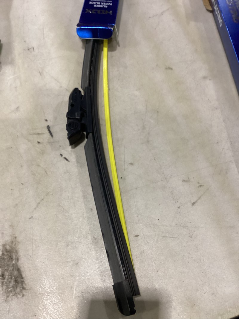 Condition photo showing Good Condition for quiet front windshield wiper blades 24 inch and 19 inch set of 2, oem quality all-season windshield wipers,u&j-hook for my car/automotive replacement, easy to install oem replacement parts front(24" and 19")
