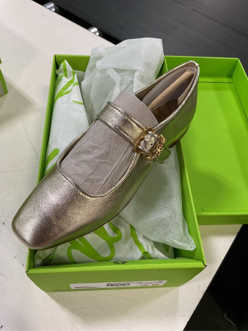 Condition photo showing Good Condition for sam edelman women's michaela mesh ballet flats 5.5 gold leaf