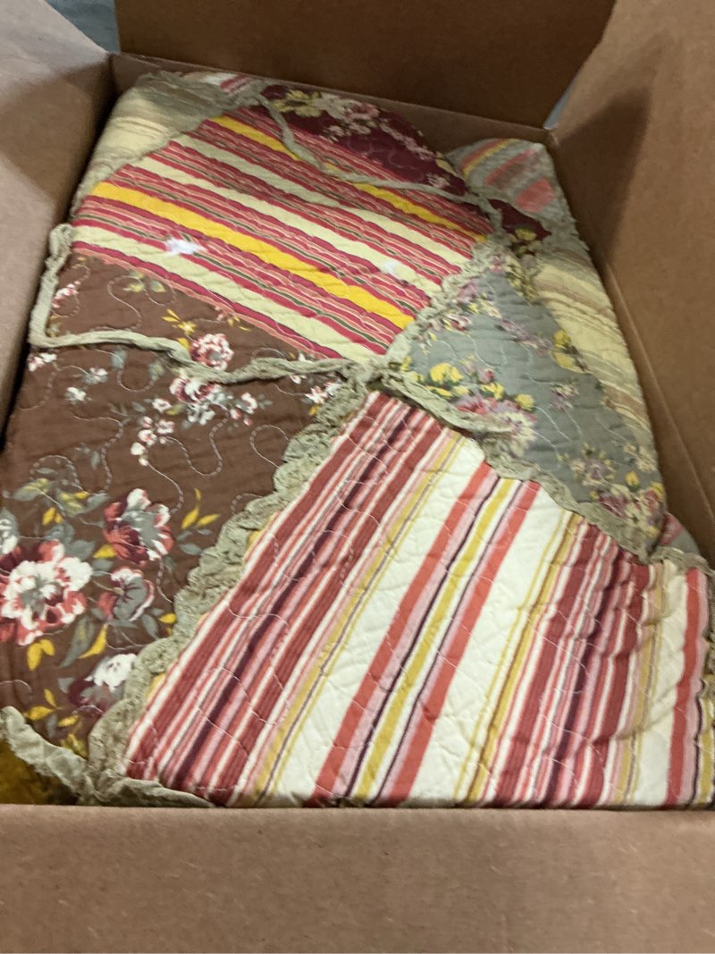Condition photo showing Good Condition for cmfshape floral quilt sets bedspread set 100% cotton patchwork bedding set, all season use lightweight reversible coverlet quilts with 2 pillow shams(queen 92"x96") queen(92"x96") brown
