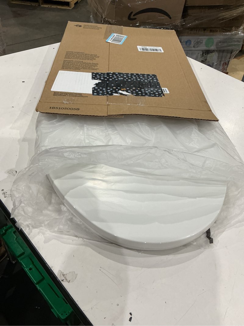 Condition photo showing Good Condition for mayfair universal size slow close toilet seat, durable plastic, fits round & elongated toilets, white one size fits all 1