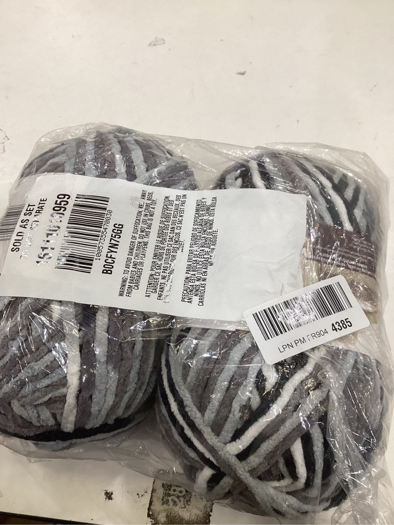 Condition photo showing New/Like New for Bernat Blanket Super Bulky Acrylic Yarn - 2 Pack of 300g/10.5oz #6 Chunky Chenille Heavy Weight Yarn for Knitting and Crocheting, Amigurumi, Thick Blankets (Gray Storm, 220 Yards 2-Pack) GRAY STORM 2 Pack
