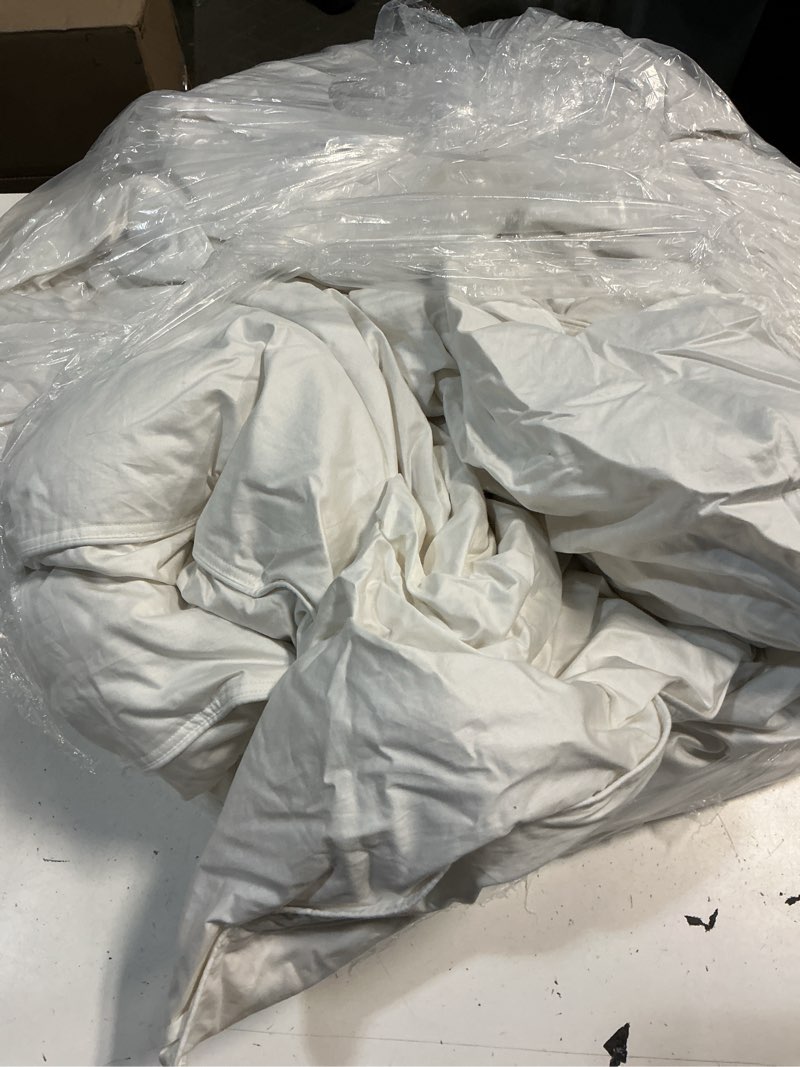 Condition photo showing As Is for quince luxe goose down comforter, king/cal king, white
