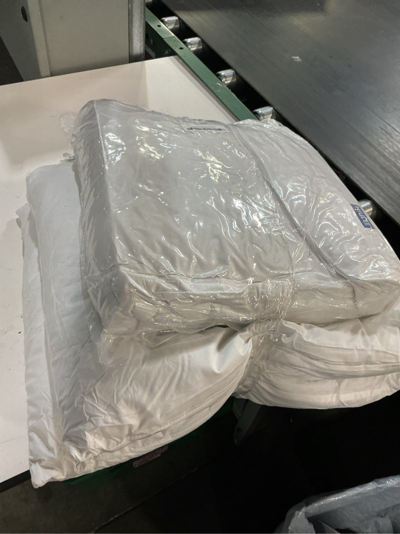 Condition photo showing Good Condition for miulee pillow inserts 18x18 (pack of 4,white), down feather throw pillow inserts, premium fluffy stuffer throw pillows cotton fabric for sofa bed couch 4 18x18 inch