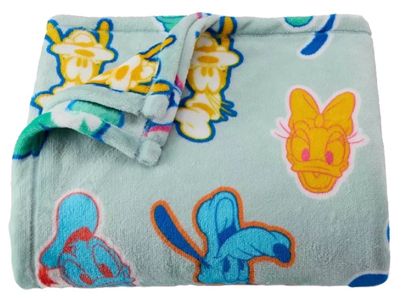 Big One Oversized Minnie & Mickey Mouse Hearts Microplush Throw Blanket, 5'x6'