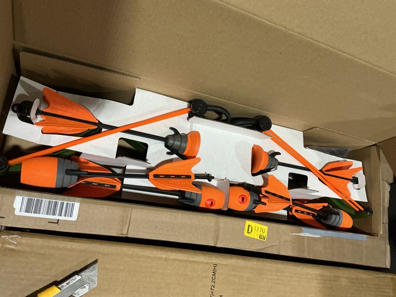 Condition photo showing New/Like New for zing air hunterz z-curve bow pack, 1 green bow, 4 orange zonic whistle arrows, 2 orange suction cup arrows and 1 bungee, shoots arrows up to 200 feet (b08p4lzkj6)
