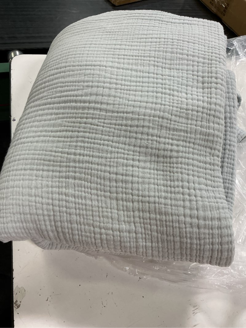 Condition photo showing Good Condition for organic cotton matelasse coverlet color: dried sage size: king/cal king 