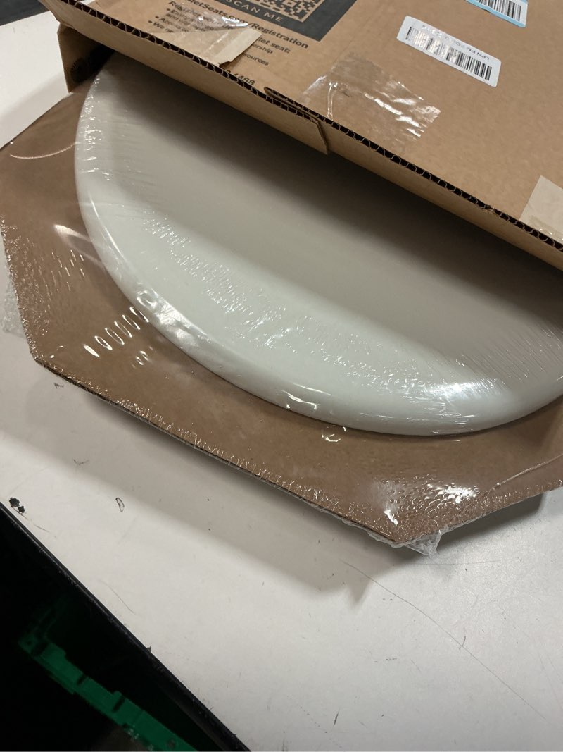 Condition photo showing New/Like New for Mayfair Linden Slow Close Toilet Seat, Non Slip Heavy Duty Wood, Easy Install, Round, White Round Traditional Hinge