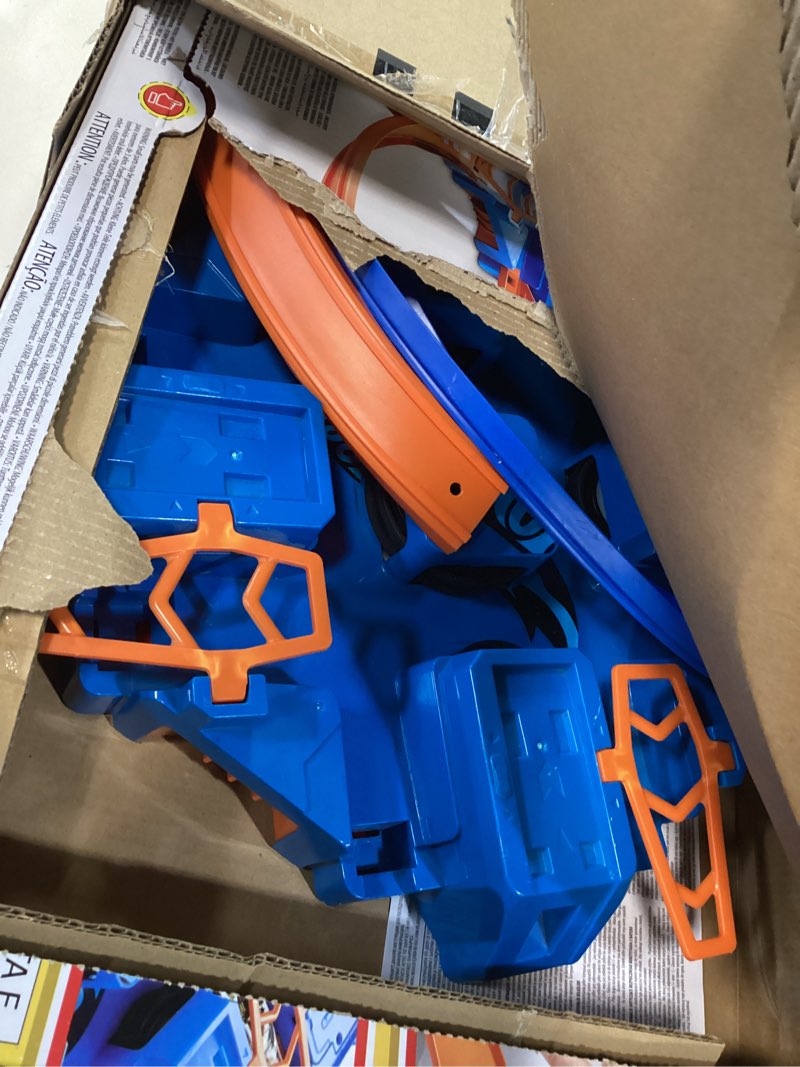 Condition photo showing Good Condition for Hot Wheels Track Set with 1:64 Scale Toy Car, 4 Intersections for Crashing, Powered by a Motorized Booster, Criss-Cross Crash Track (Amazon Exclusive) Criss Cross Crash