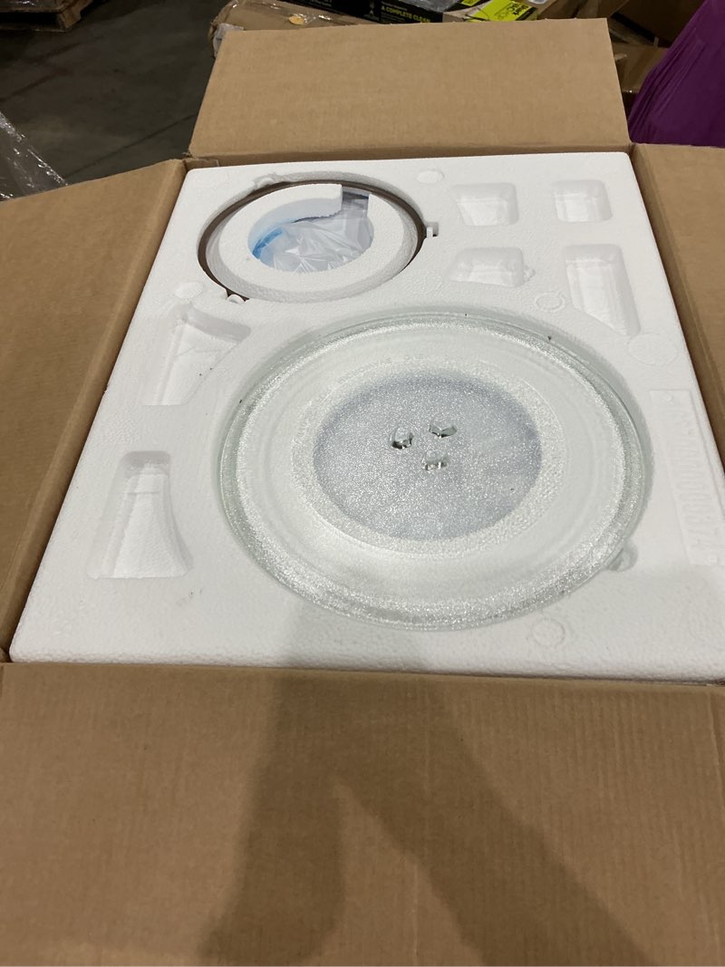 Condition photo showing Good Condition for ge countertop microwave oven, compact 0.7 cubic ft., 700-watt capacity, 6 auto cooking settings, child-lock technology, kitchen essentials for the countertop, dorm room or apartment, white 0.7 cu.ft. white