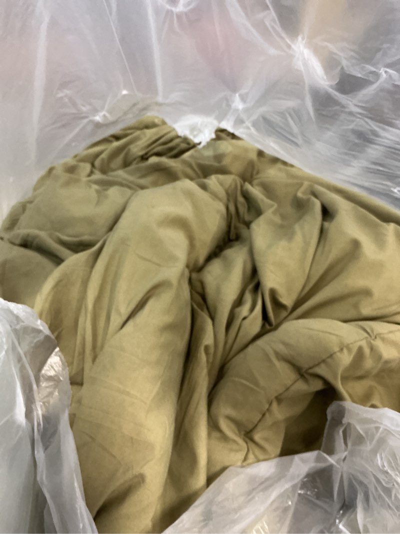 Condition photo showing Good Condition for rosgonia queen comforter set olive green, 3pcs bedding sets queen (1 boho olive comforter & 2 pillowcases), all season lightweight blanket quilt queen comforter 90"x90" olive green