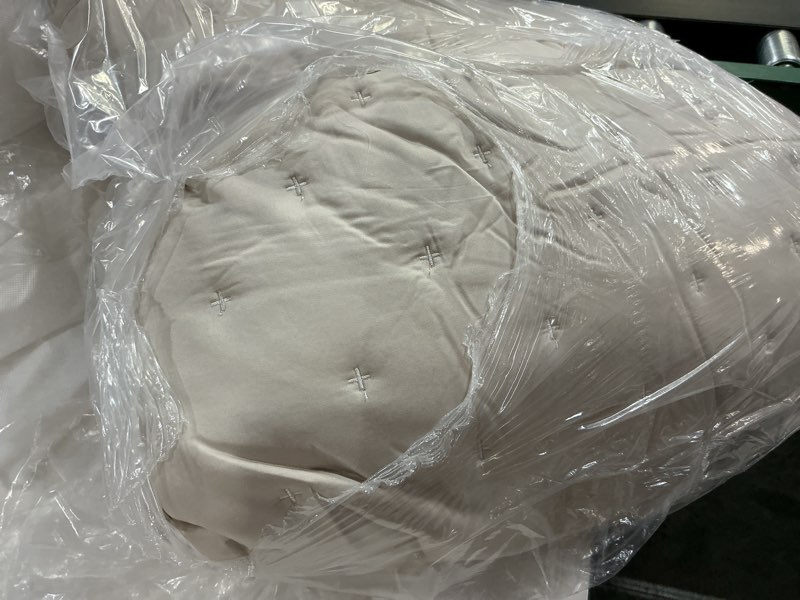 Condition photo showing As Is for nwot quince organic bamboo dream quilt only soft blush pink full queen