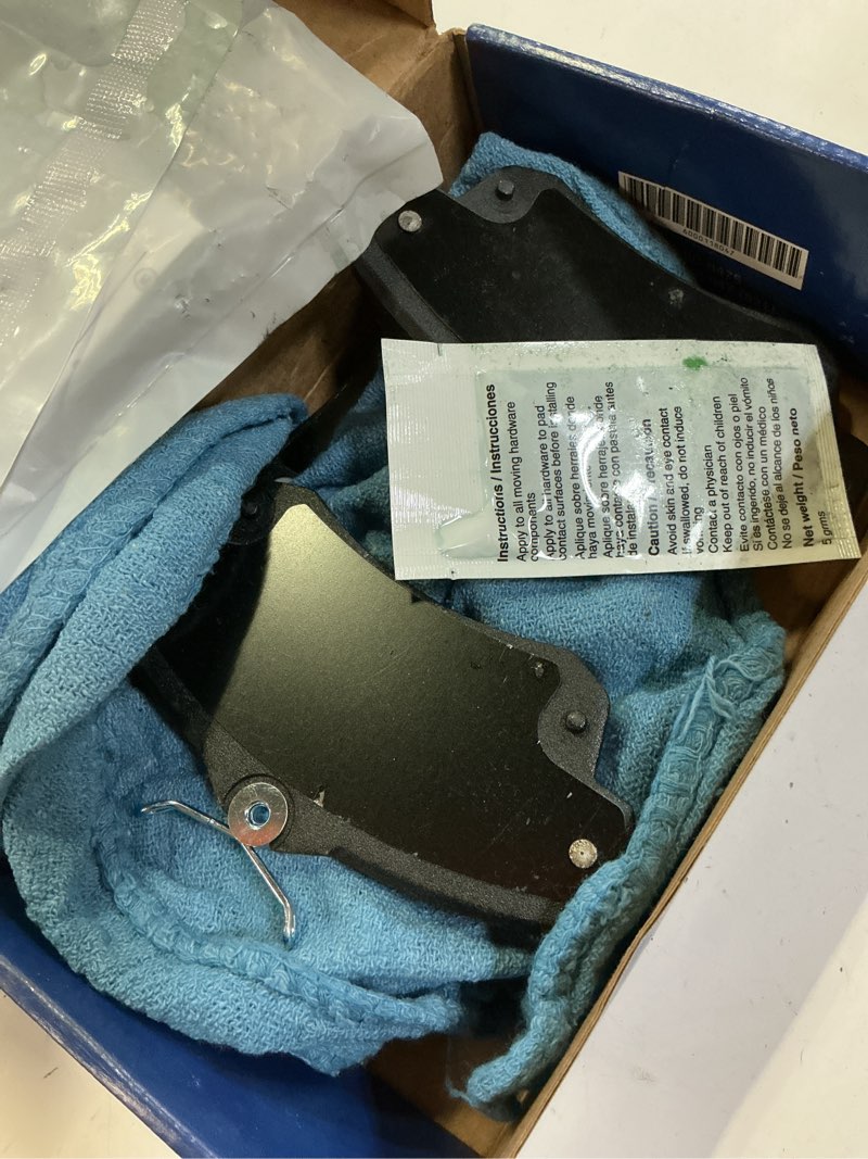 Condition photo showing Good Condition for bosch be841h blue semi-metallic disc brake pad set with hardware - compatible with select chrysler pt cruiser; dodge neon; front