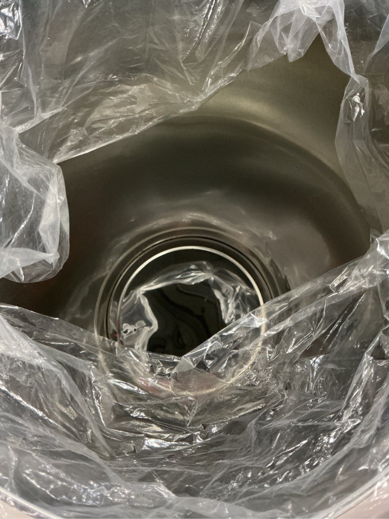 Condition photo showing Good Condition for nfl new england patriots wastebasket