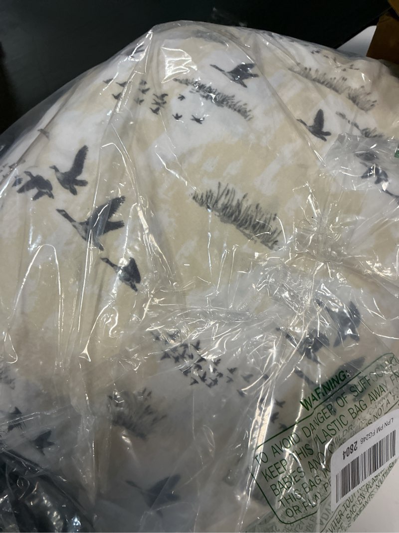 Condition photo showing Good Condition for Eddie Bauer - Flannel Sheets Queen Size, Anti-Pilling & Wrinkle Resistant Cotton, Touchably Soft for All-Season Comfort - Bed Sheets with Matching Pillowcases & Fitted Sheet (Geese Meadow Yellow) Geese Meadow Yellow Queen
