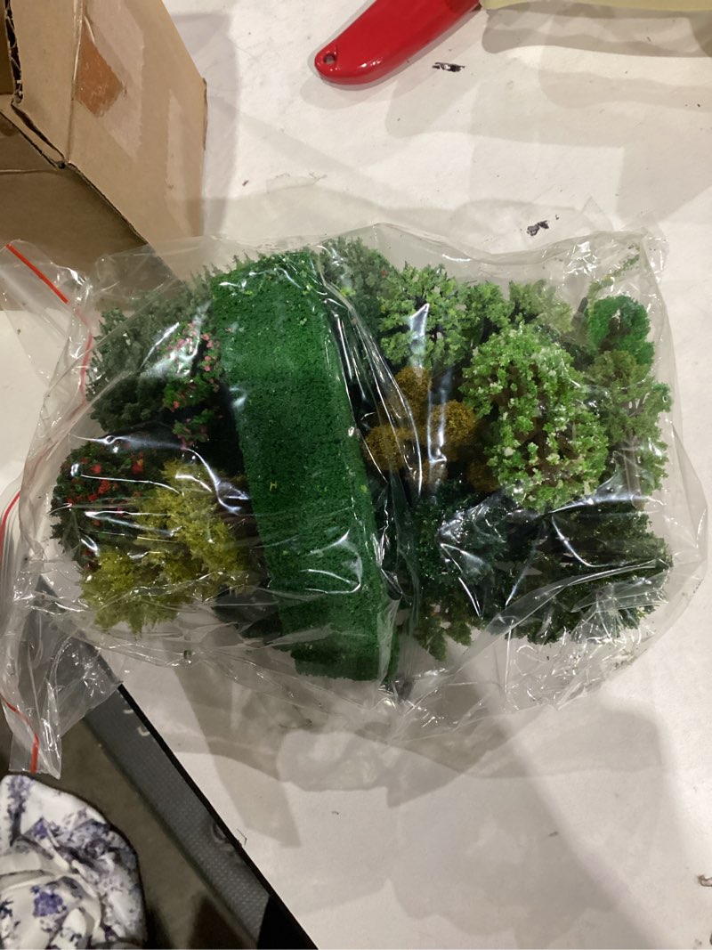 Condition photo showing As Is for BAENRCY 32pcs 0.79-6.30inch Mixed Model Trees Accessories Model Train Scenery Architecture Trees Model Scenery with No Stands(All Green)