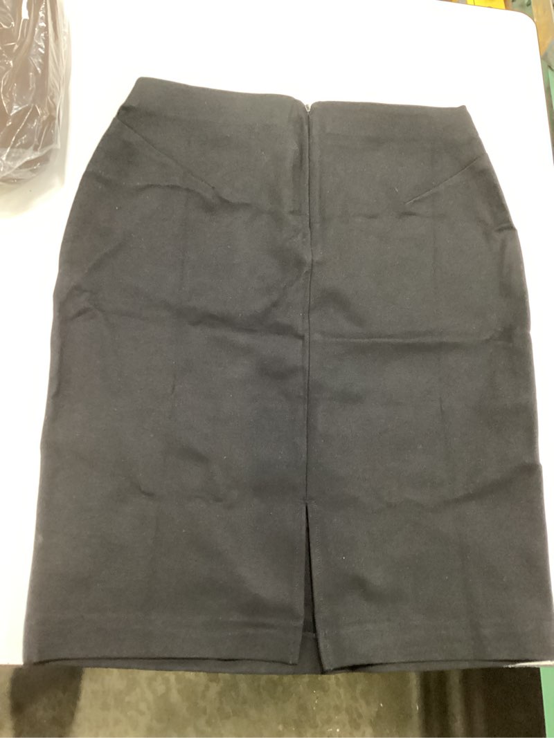 Condition photo showing Good Condition for quince ultra-stretch ponte pencil skirt,size m