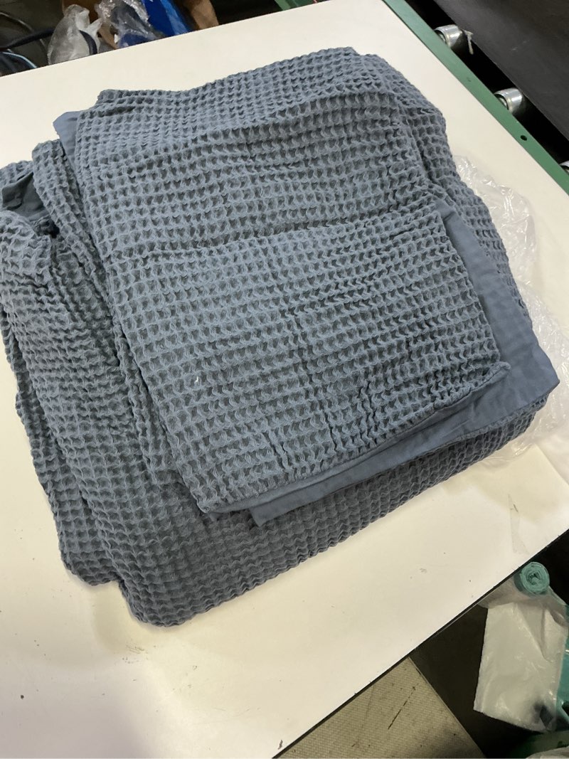 Condition photo showing Good Condition for organic waffle duvet cover set, full/queen, mineral