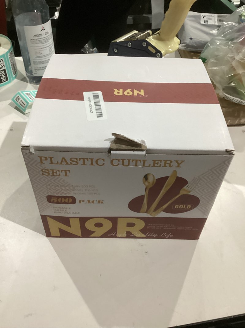 Condition photo showing New/Like New for N9R 500PCS Gold Plastic Silverware - Gold Plastic Cutlery Set Disposable Flatware Dinnerware -200 Forks, 150 Spoons, 150 Knives for Party, Birthday, Wedding Utensils Gold-500Pack
