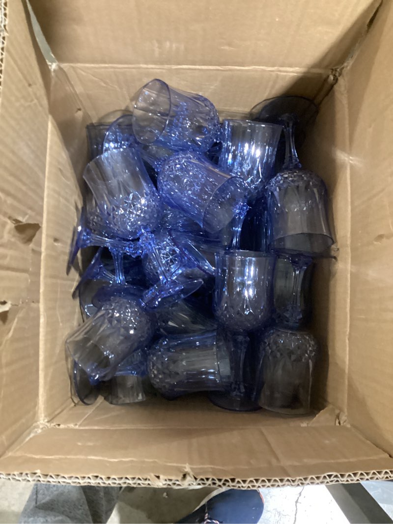 LEYIQU Plastic Wine Glasses?Plastic Goblets Vintage Style Cordial Drinking Glasses for Wedding Recep